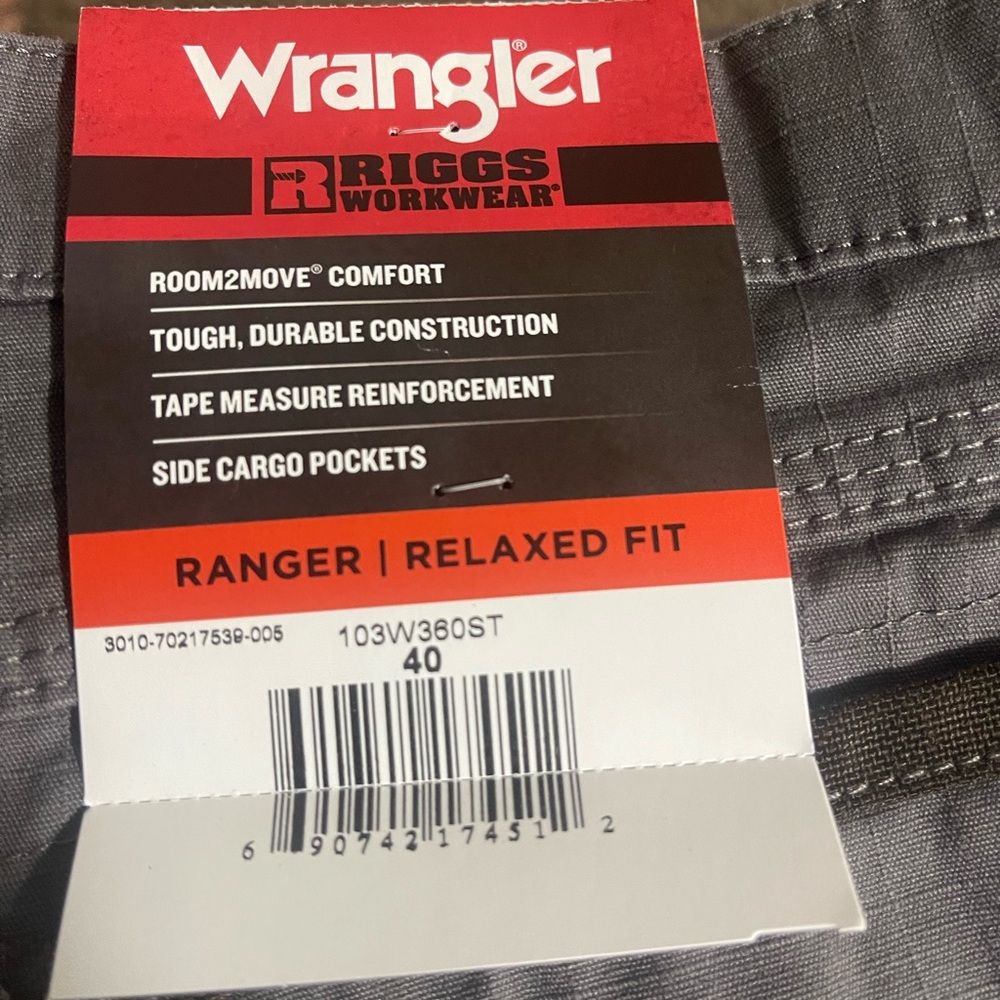 Wrangler Gray Relaxed Jeans for Effortless Style.
2 pair!!!